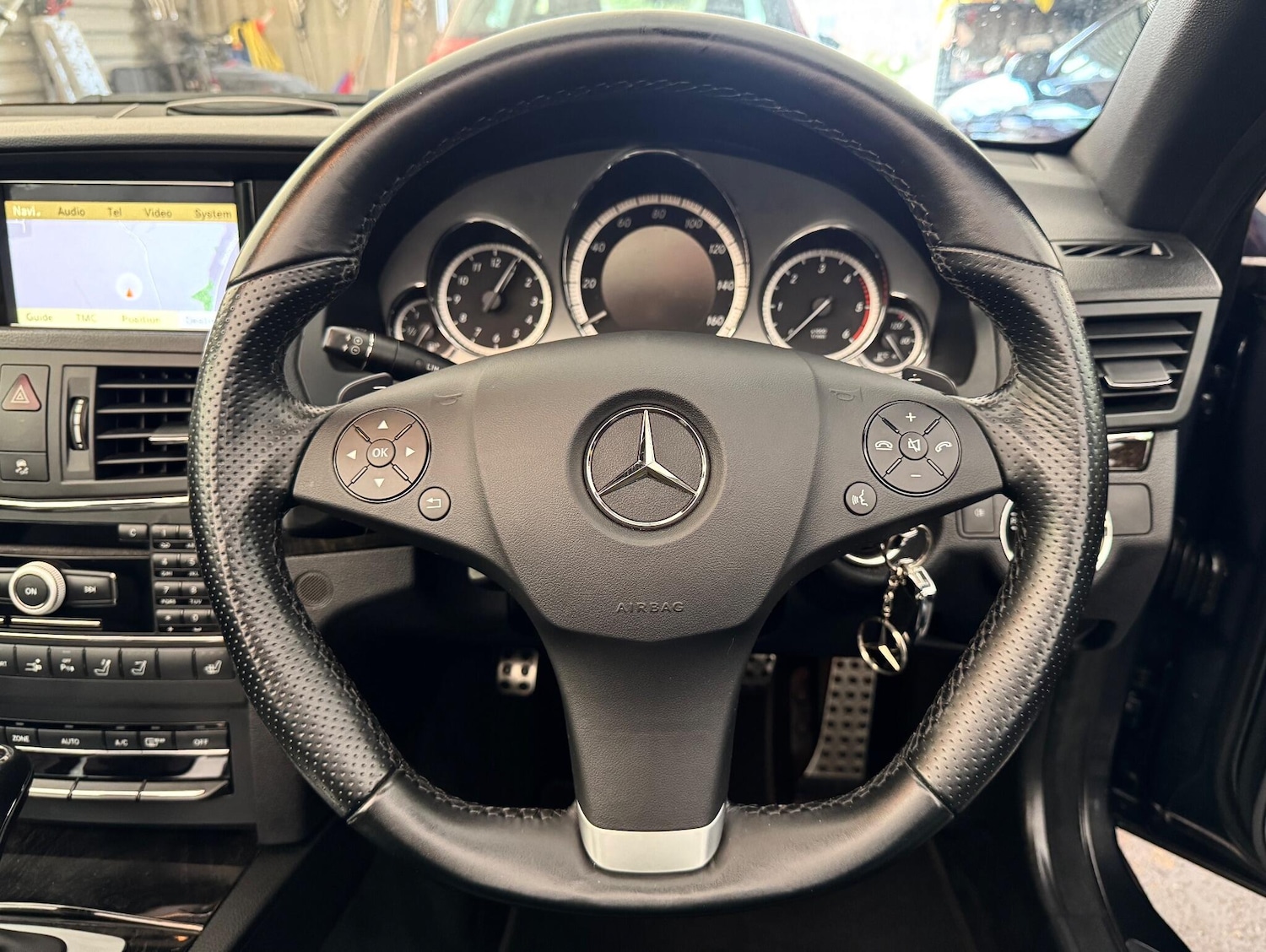 Used Mercedes-Benz E Class 2010 for sale - 76990687: Photo 22