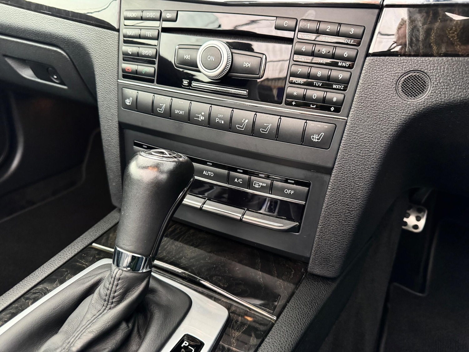 Used Mercedes-Benz E Class 2010 for sale - 76990687: Photo 24