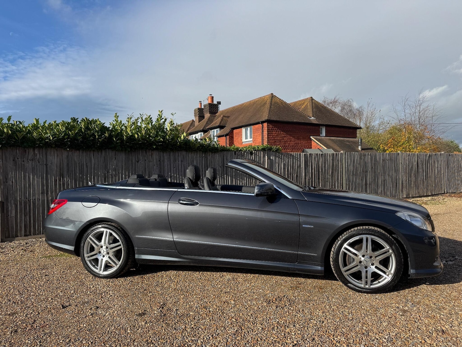 Used Mercedes-Benz E Class 2010 for sale - 76990687: Photo 3