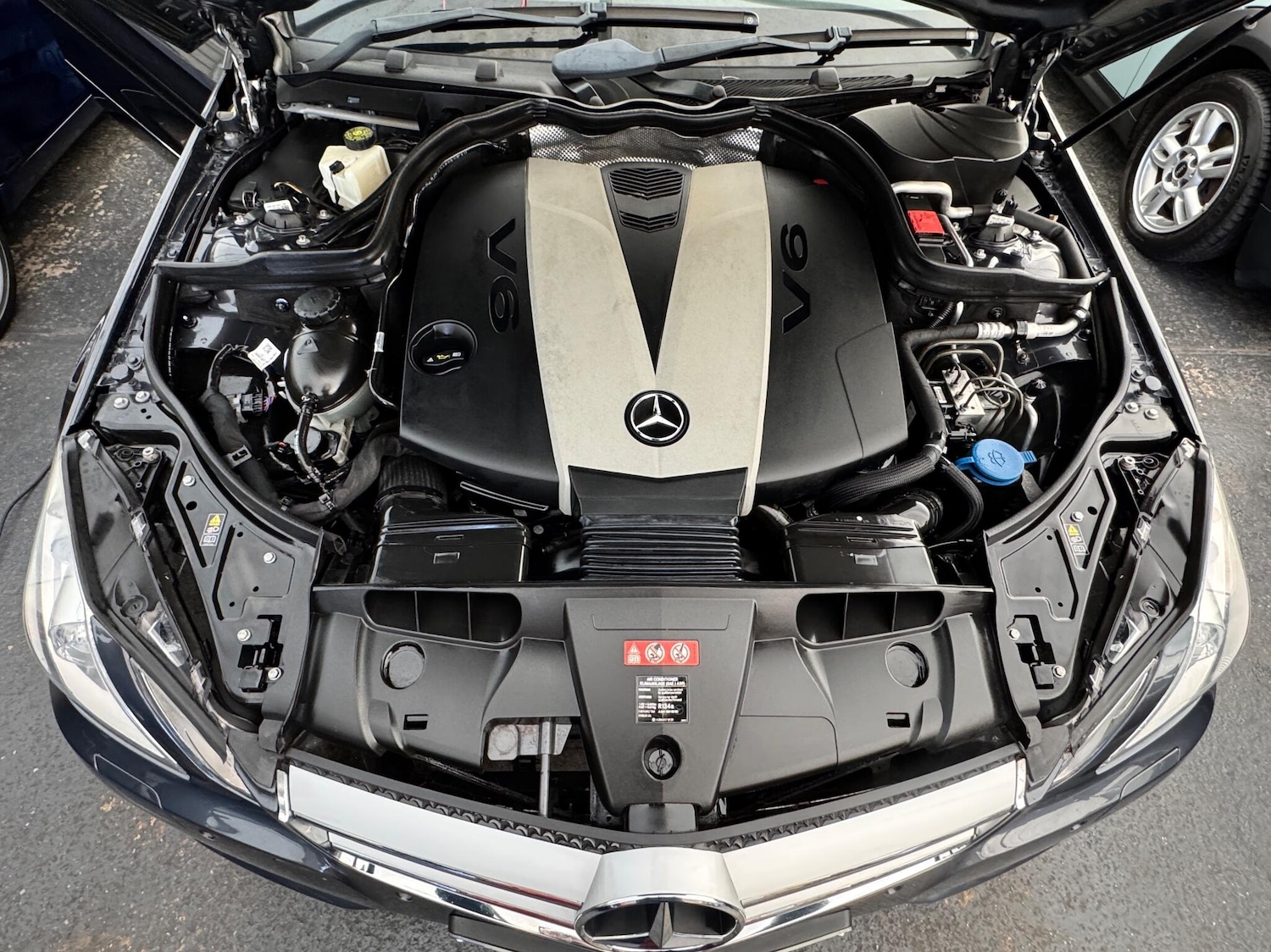 Used Mercedes-Benz E Class 2010 for sale - 76990687: Photo 35