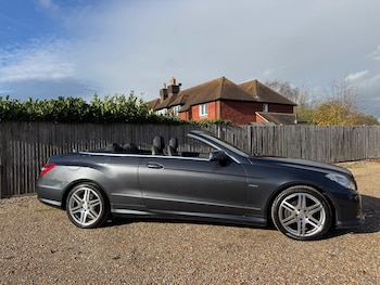 Used Mercedes-Benz E Class 2010 for sale - 76990687: Photo