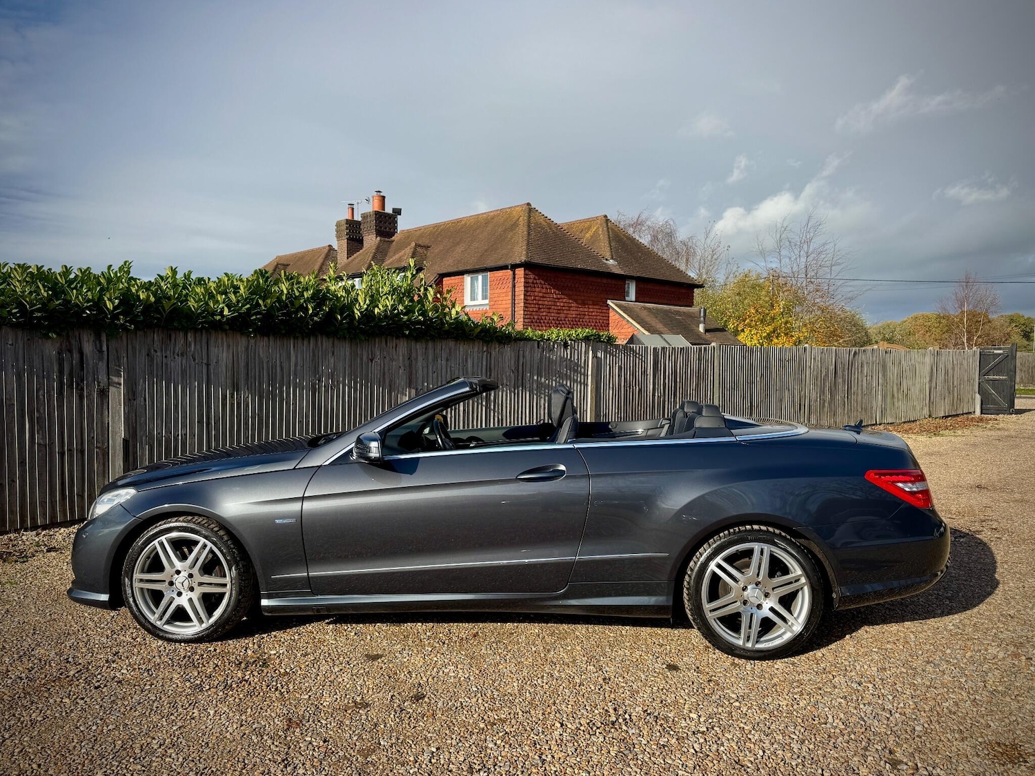 Used Mercedes-Benz E Class 2010 for sale - 76990687: Photo 4