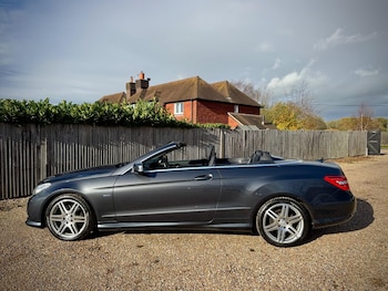 Used Mercedes-Benz E Class 2010 for sale - 76990687: Photo