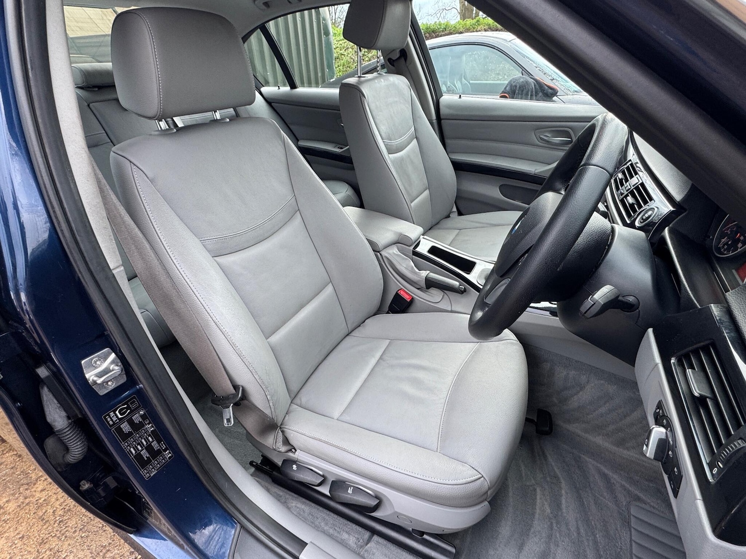 Used BMW 3 Series 2010 for sale - 76926231: Photo 18