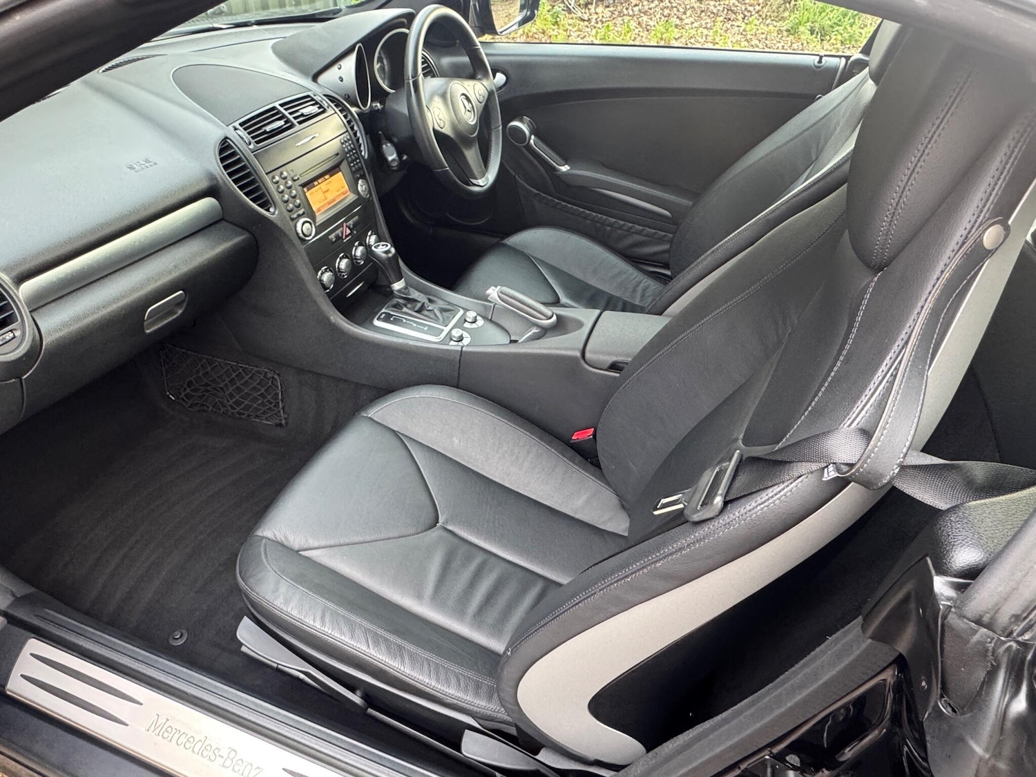 Used Mercedes-Benz SLK 2010 for sale - 76597055: Photo 21