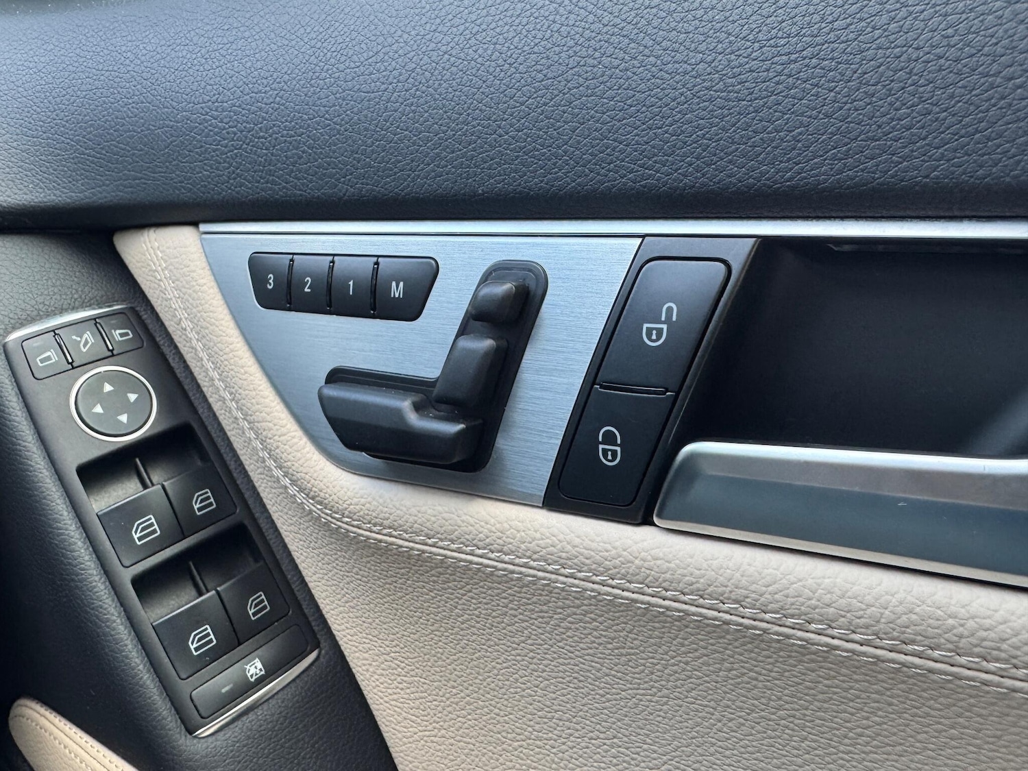 Used Mercedes-Benz C Class 2012 for sale - 77029865: Photo 16