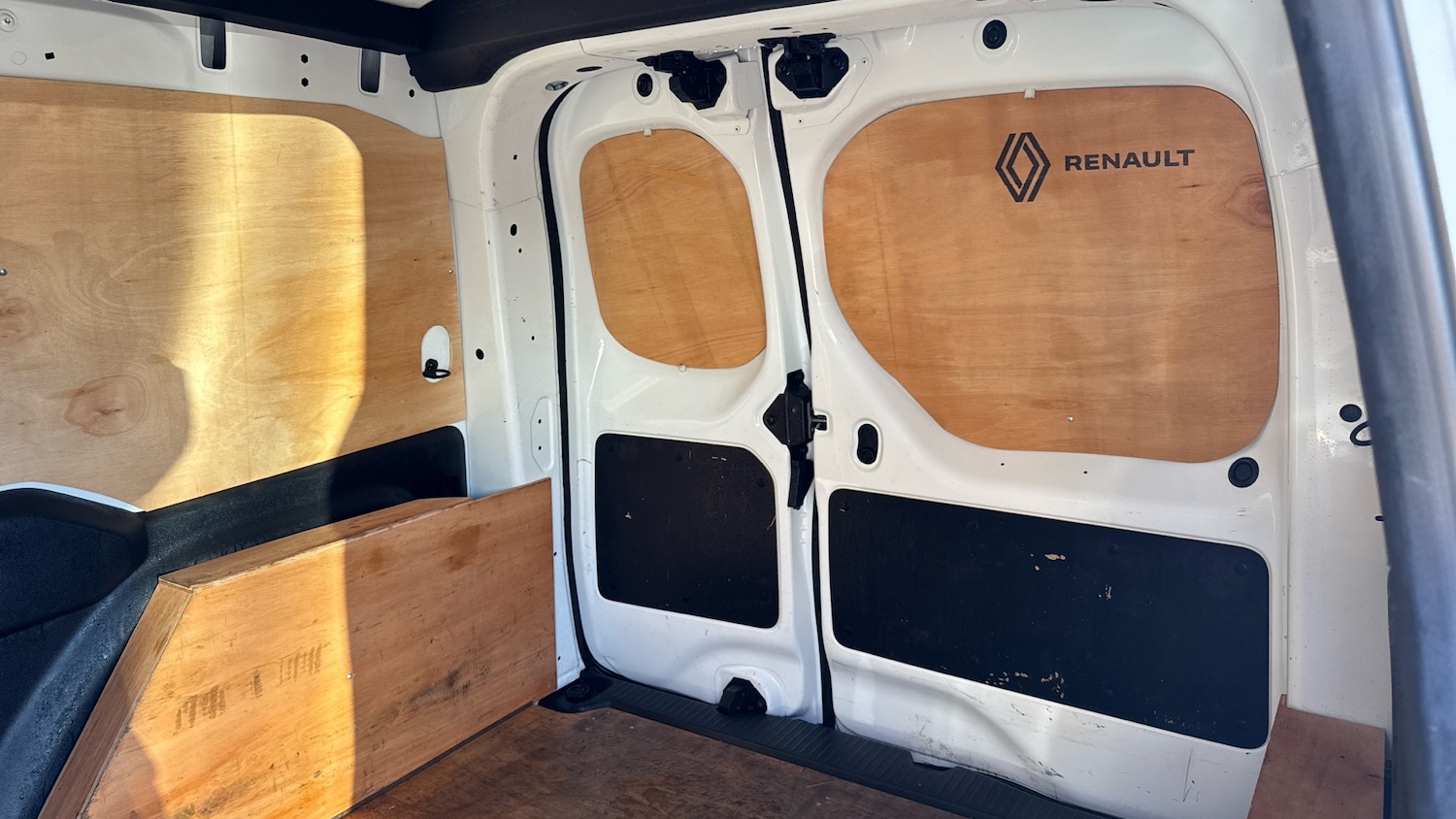 Used Renault Kangoo 2024 for sale - 76718755: Photo 15