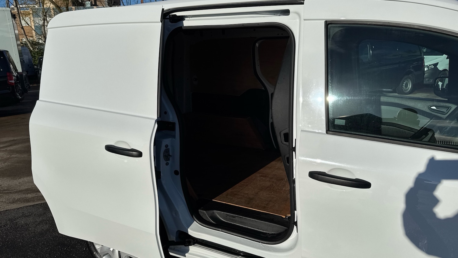 Used Renault Kangoo 2024 for sale - 76718755: Photo 18