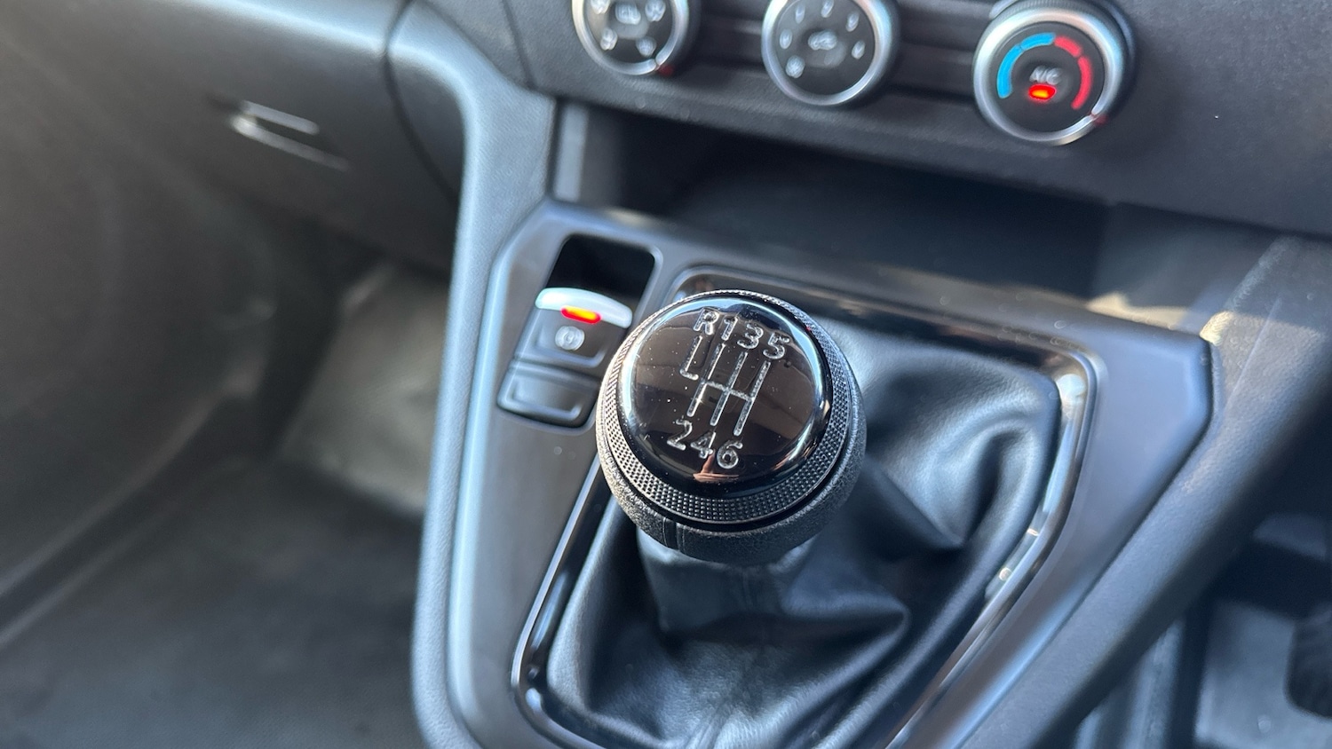 Used Renault Kangoo 2024 for sale - 76718755: Photo 23