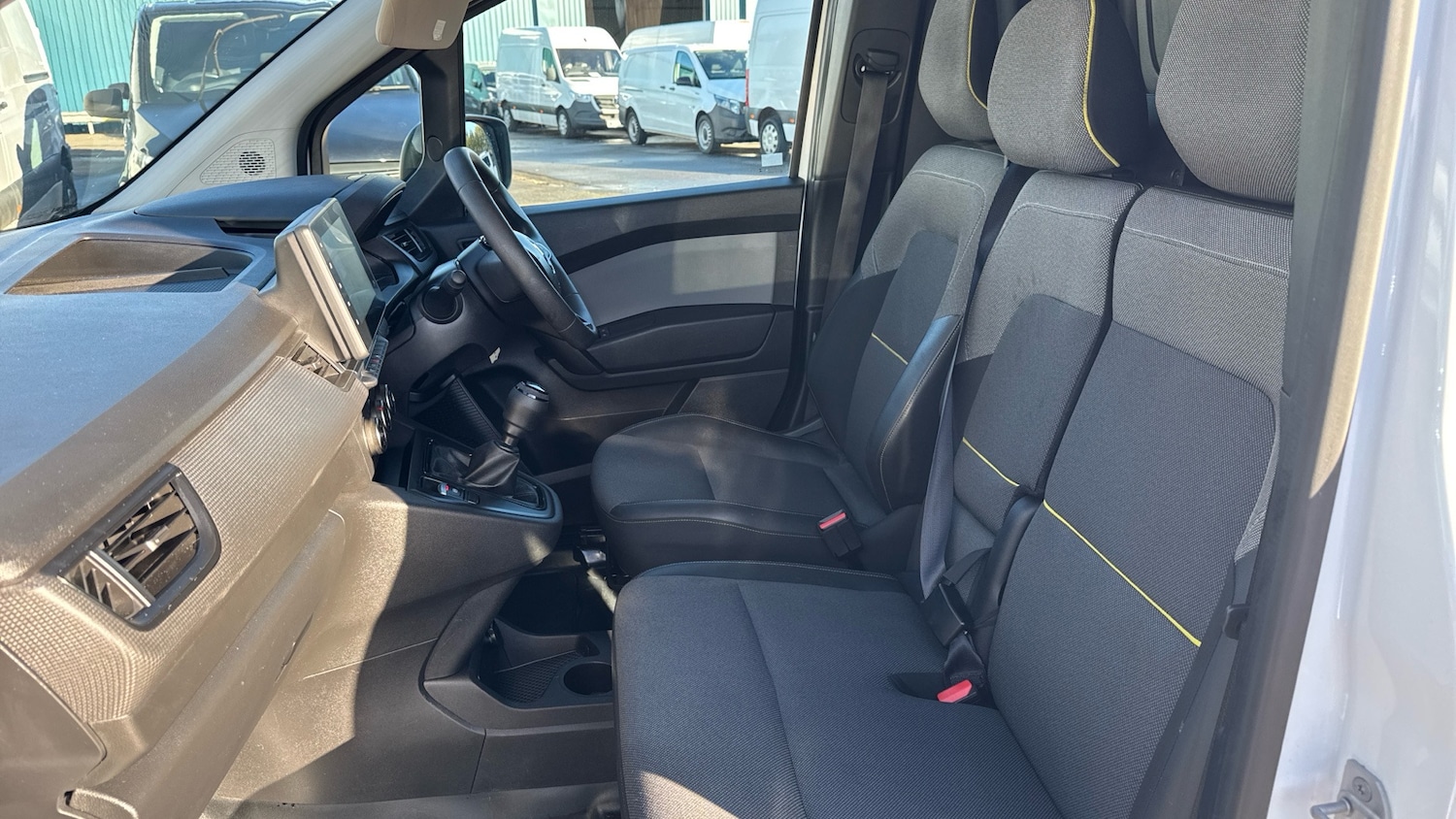 Used Renault Kangoo 2024 for sale - 76718755: Photo 9