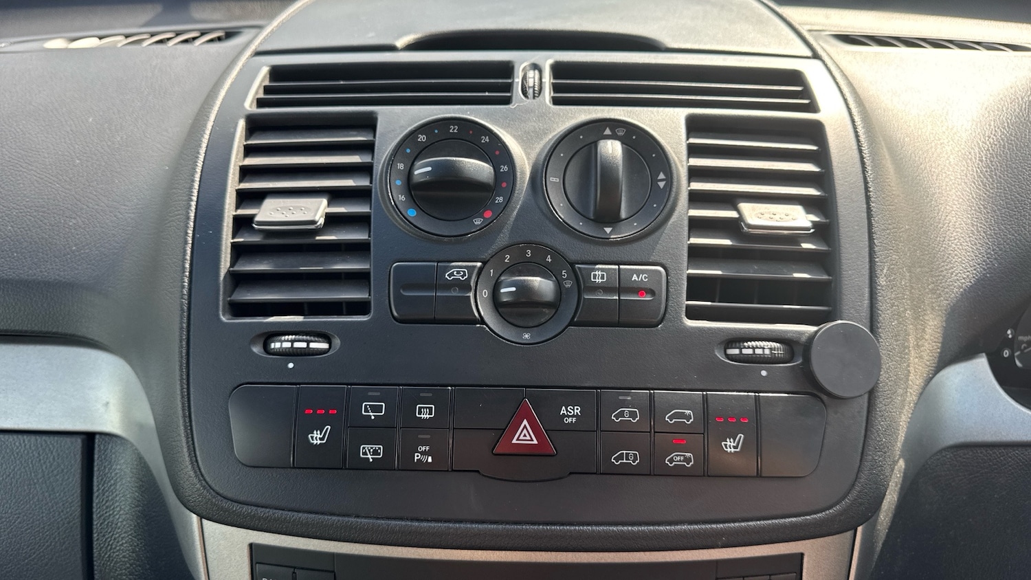 Used Mercedes-Benz Vito 2014 for sale - 76130327: Photo 23
