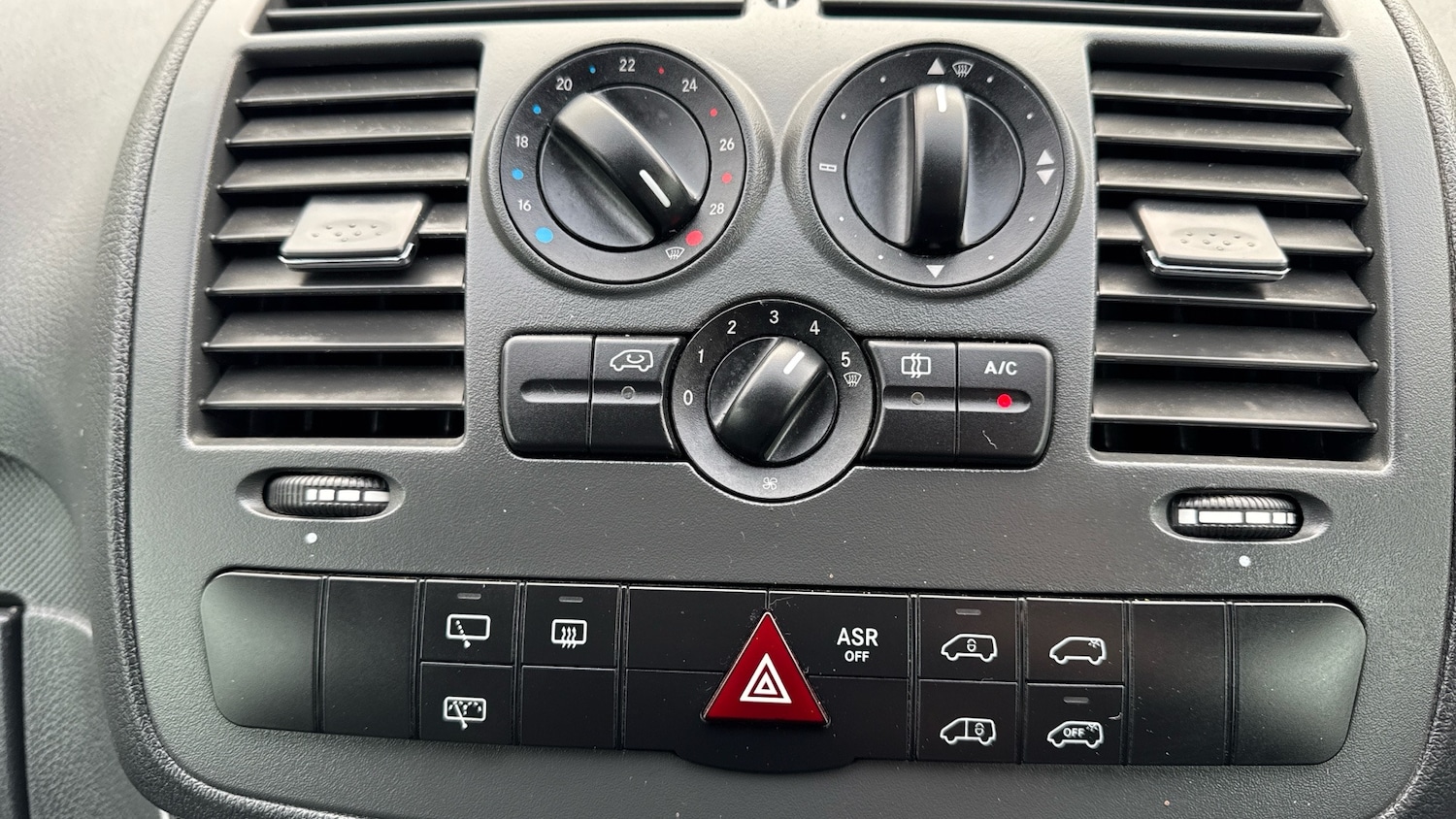 Used Mercedes-Benz Vito 2014 for sale - 76696614: Photo 25