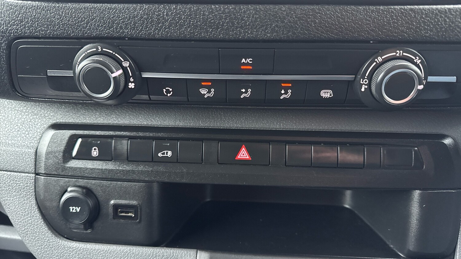 Used Vauxhall Vivaro 2022 for sale - 77335976: Photo 24