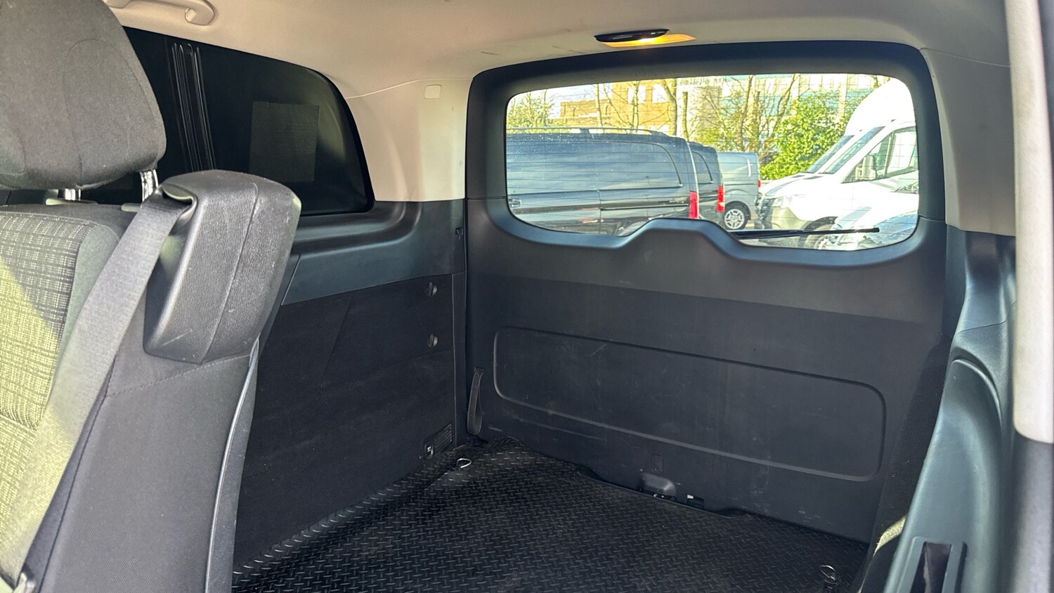 Used Mercedes-Benz Vito 2018 for sale - 77415477: Photo 16