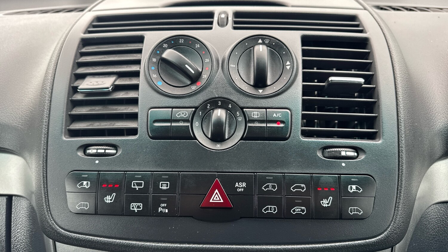 Used Mercedes-Benz Vito 2013 for sale - 77915777: Photo 29