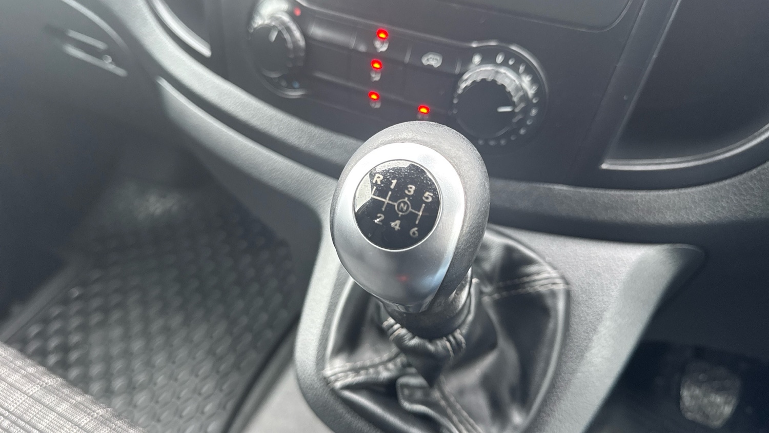 Used Mercedes-Benz Vito 2018 for sale - 77543567: Photo 22