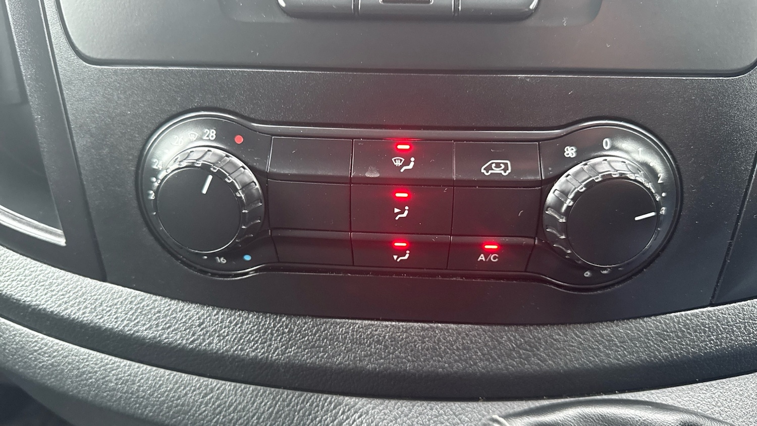 Used Mercedes-Benz Vito 2018 for sale - 77543567: Photo 23