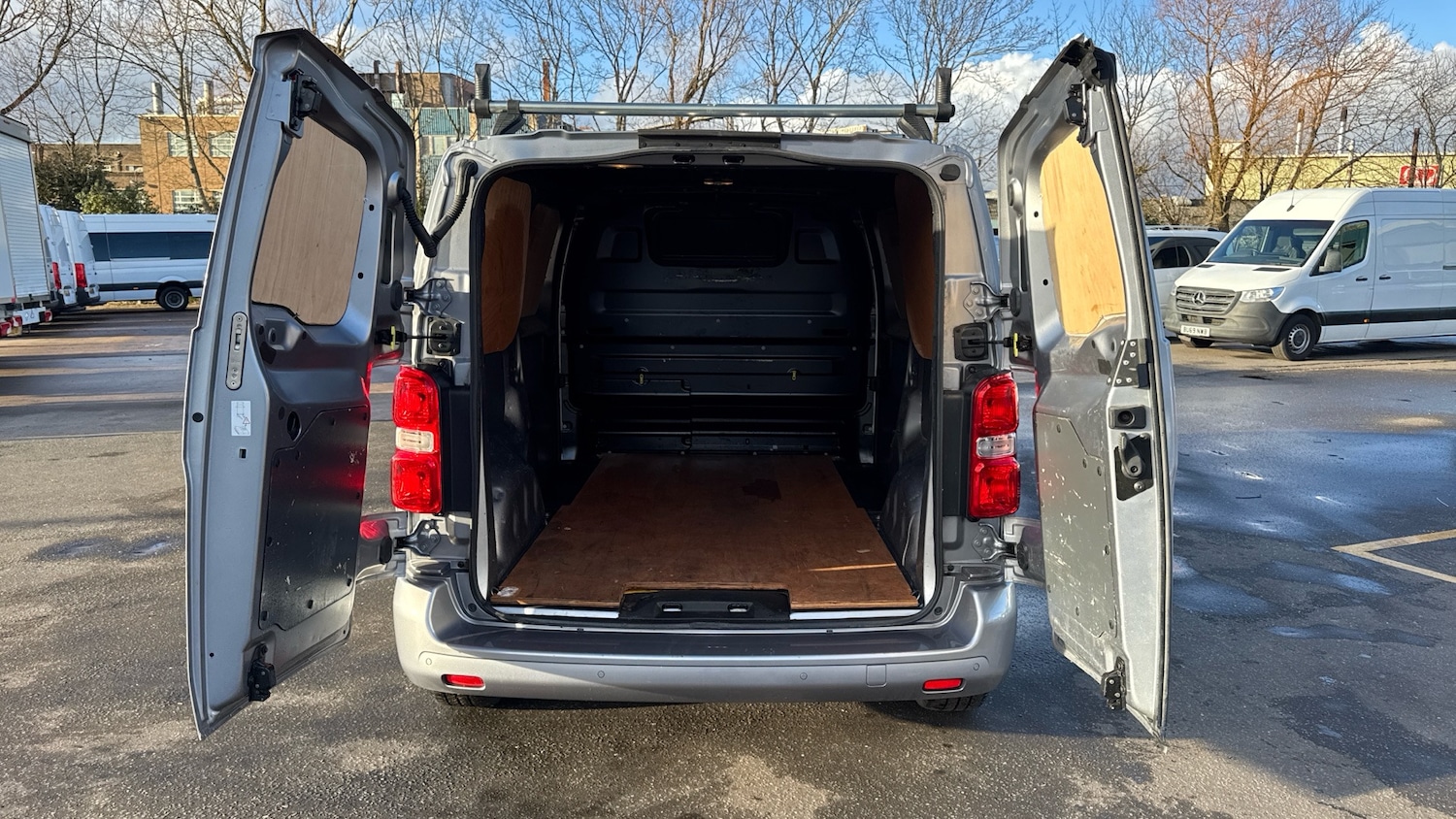 Used Vauxhall Vivaro 2022 for sale - 77261850: Photo 18