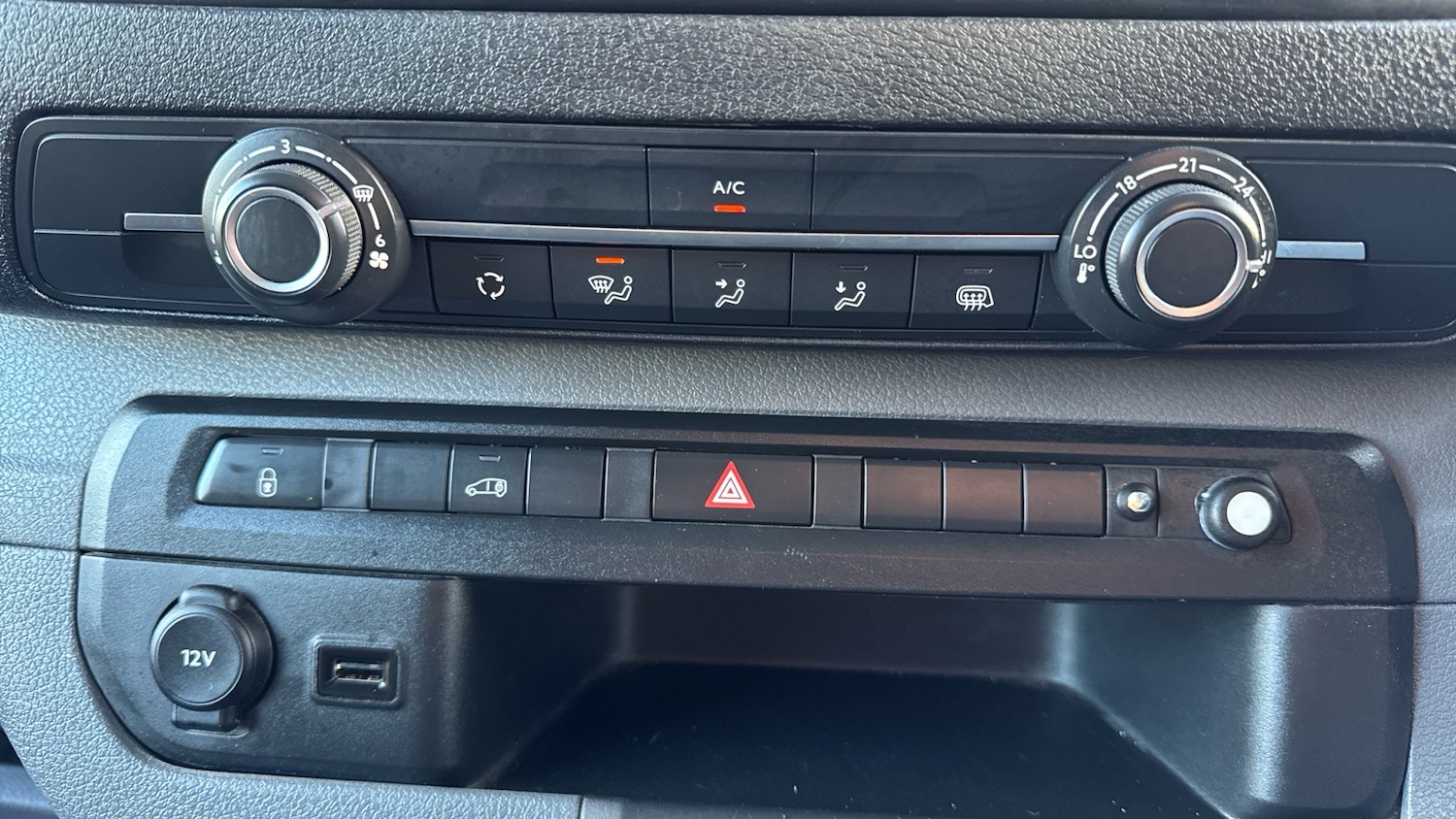 Used Vauxhall Vivaro 2022 for sale - 77261850: Photo 25