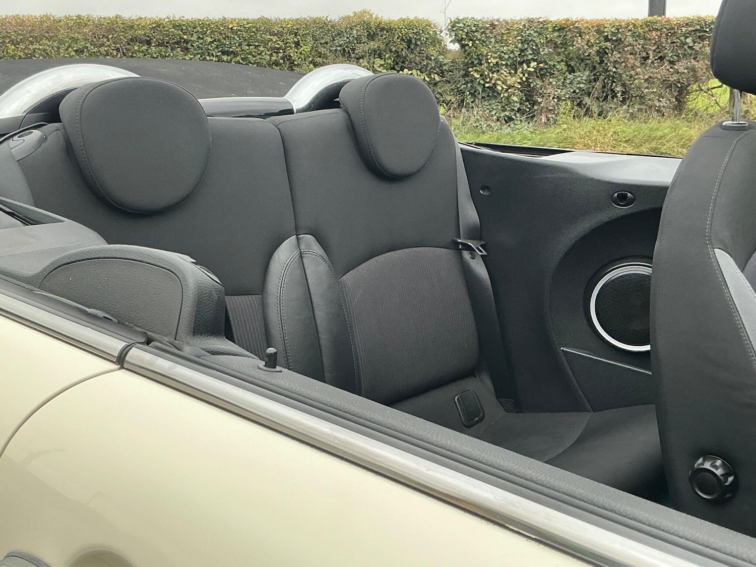 Used MINI Convertible 2011 for sale - 76457984: Photo 14