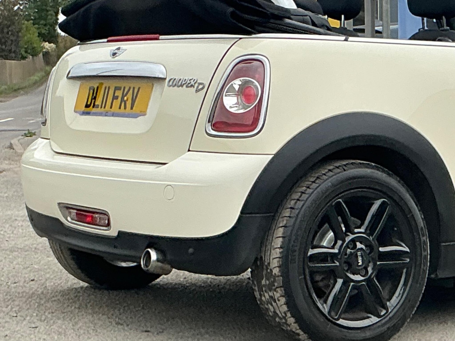 Used MINI Convertible 2011 for sale - 76457984: Photo 15