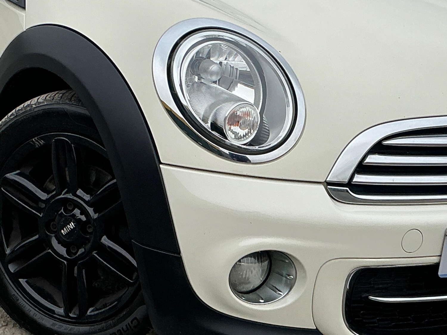 Used MINI Convertible 2011 for sale - 76457984: Photo 17