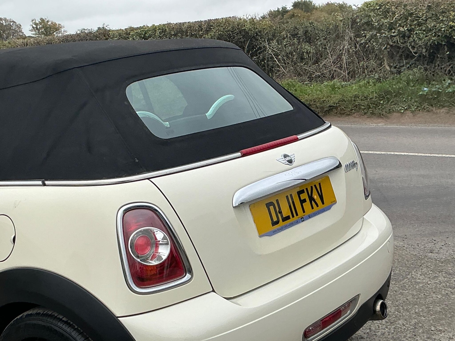 Used MINI Convertible 2011 for sale - 76457984: Photo 25