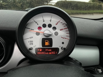 Used MINI Convertible 2011 for sale - 76457984: Photo