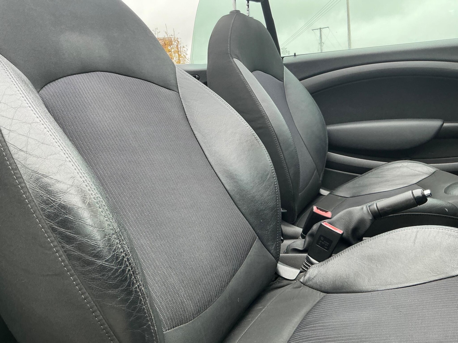 Used MINI Convertible 2011 for sale - 76457984: Photo 34