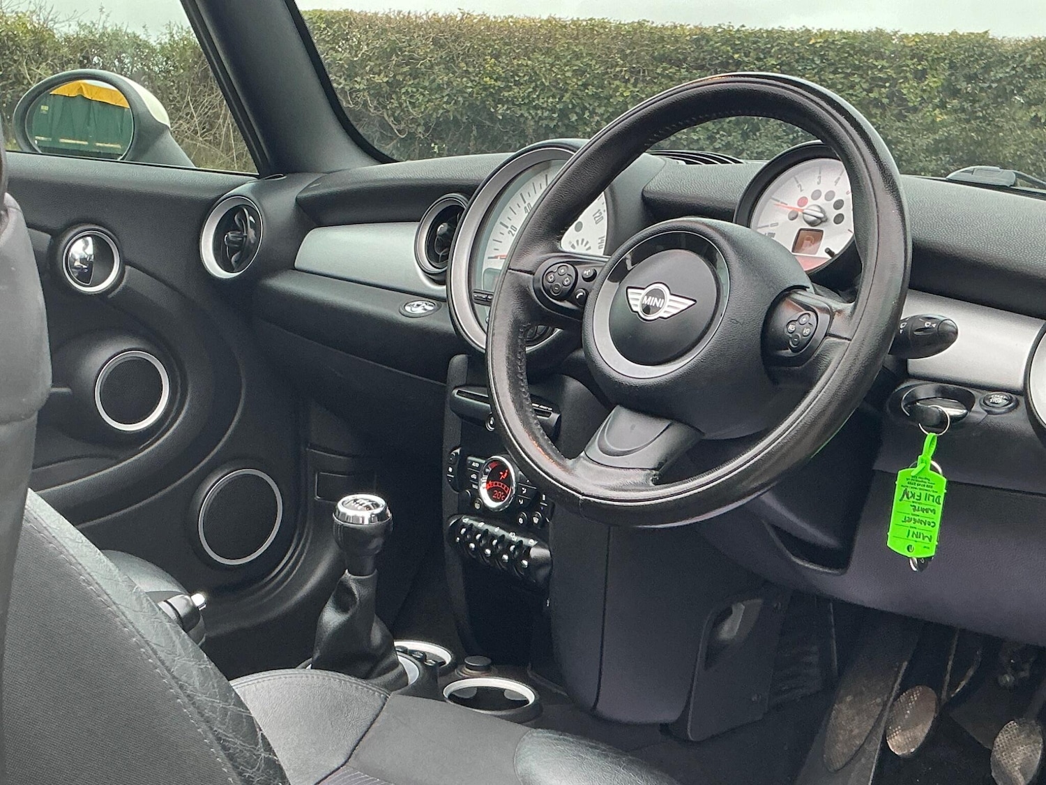 Used MINI Convertible 2011 for sale - 76457984: Photo 36