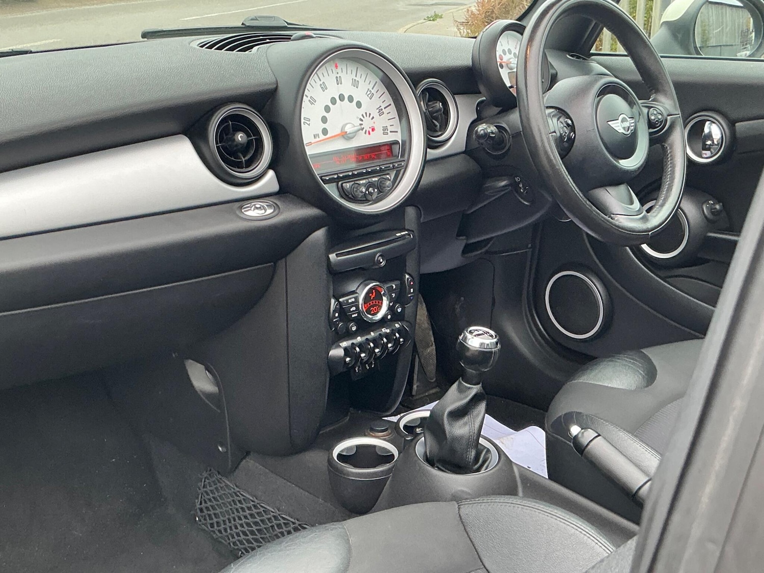 Used MINI Convertible 2011 for sale - 76457984: Photo 39