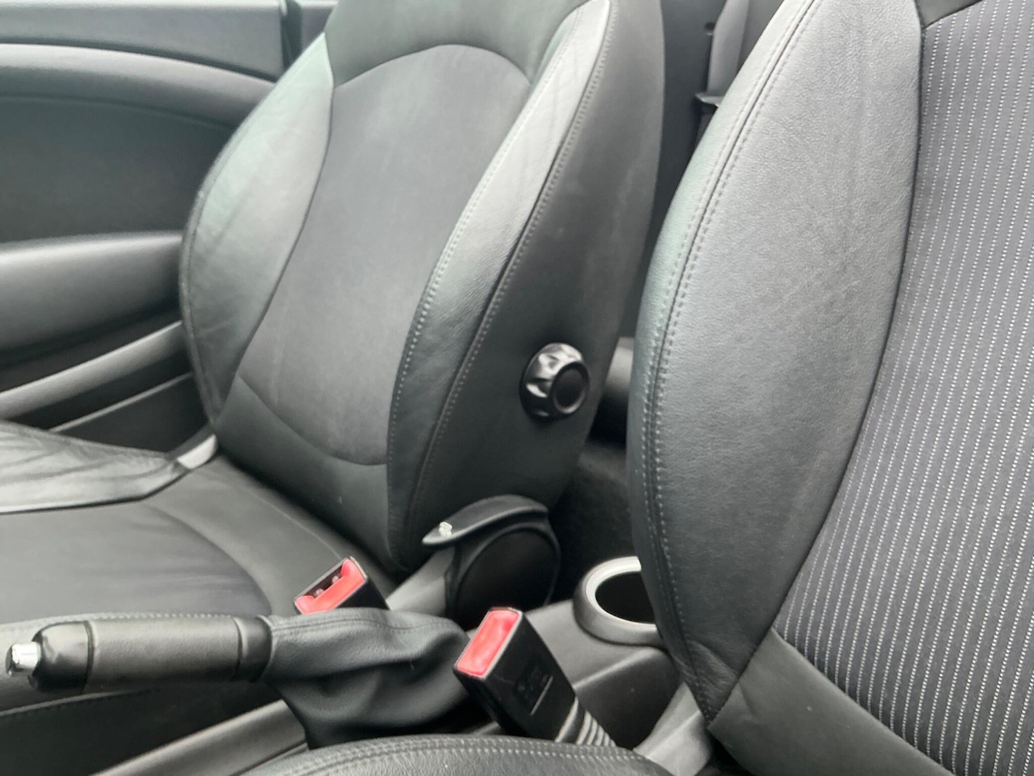 Used MINI Convertible 2011 for sale - 76457984: Photo 43