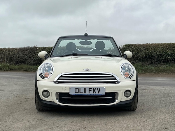 Used MINI Convertible 2011 for sale - 76269874: Photo 11