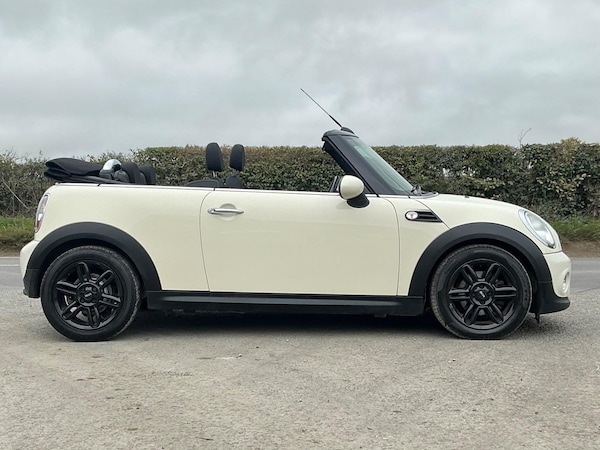 Used MINI Convertible 2011 for sale - 76269874: Photo 6
