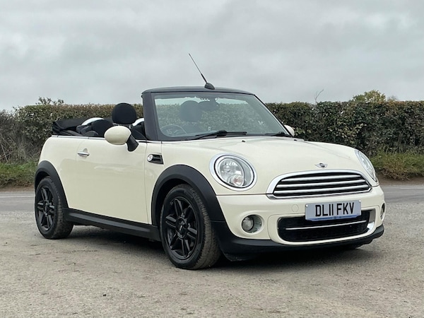 Used MINI Convertible 2011 for sale - 76269874: Photo 9