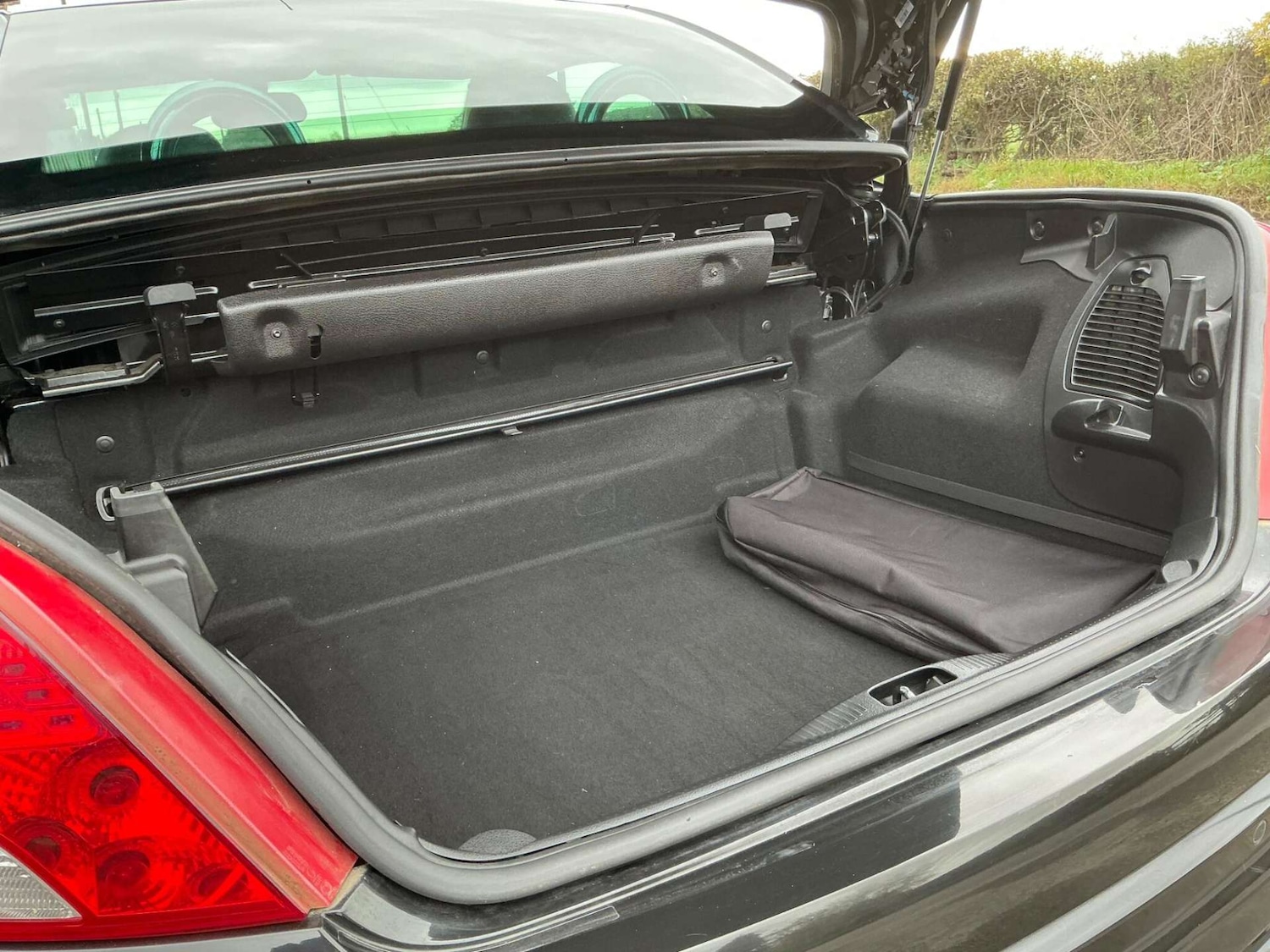 Used Peugeot 207 2012 for sale - 76858845: Photo 25