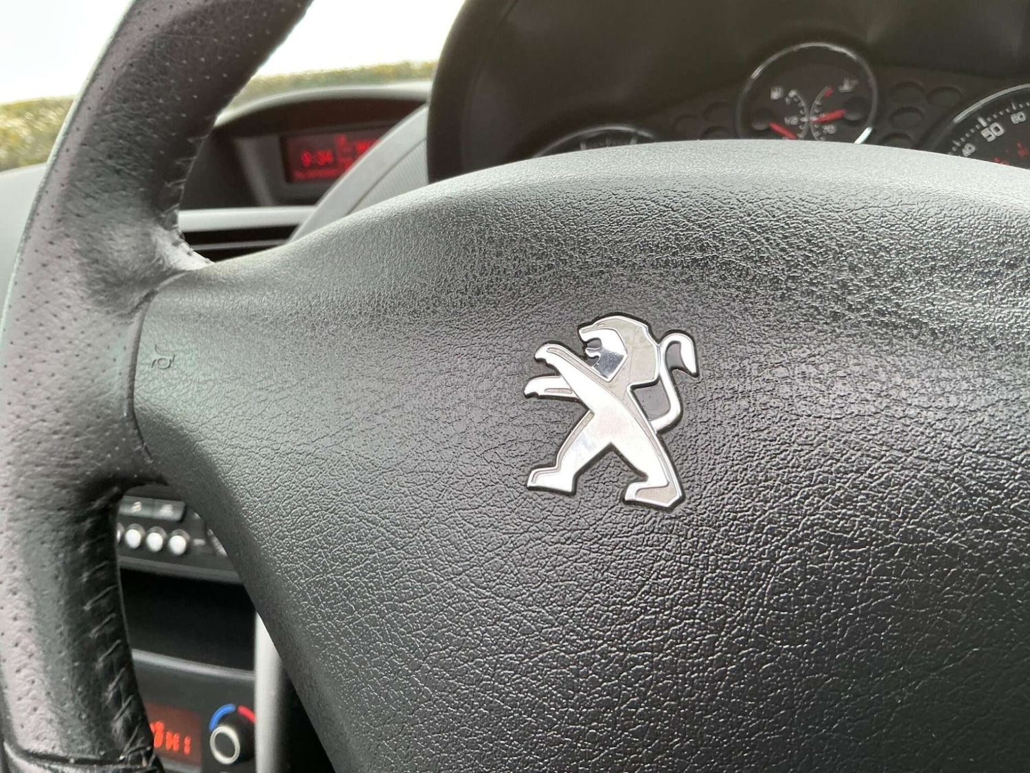 Used Peugeot 207 2012 for sale - 76858845: Photo 44