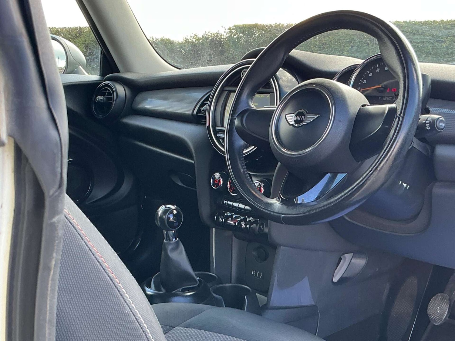 Used MINI Hatch 2015 for sale - 76858860: Photo 5