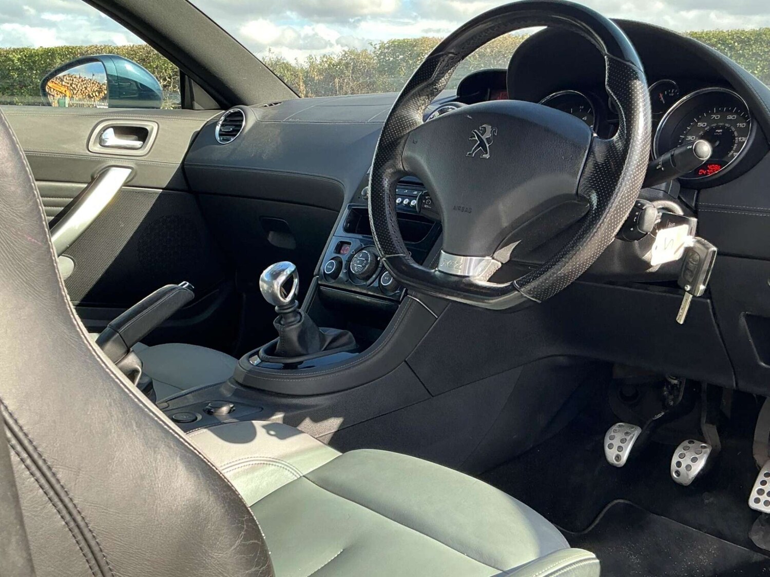 Used Peugeot RCZ 2015 for sale - 76858867: Photo 31