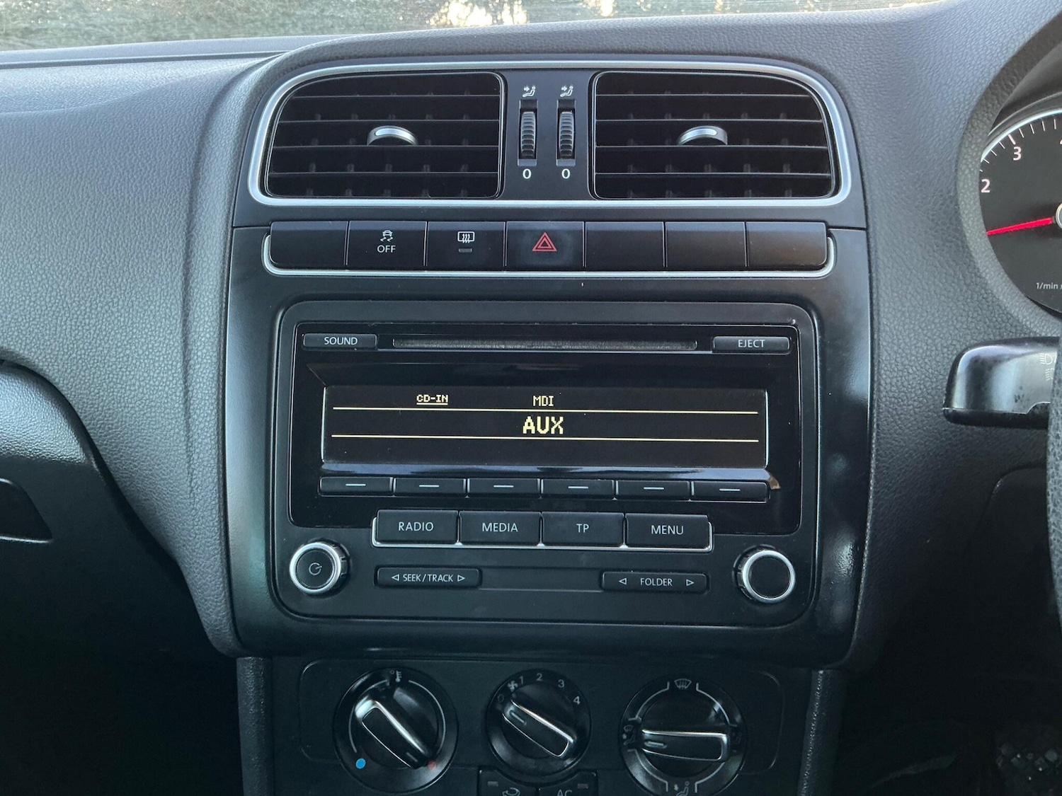 Used Volkswagen Polo 2012 for sale - 76658146: Photo 51