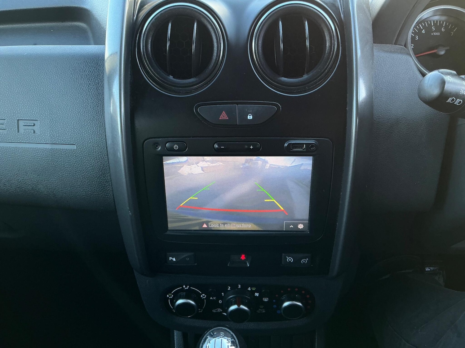 Used Dacia Duster 2017 for sale - 76646274: Photo 53