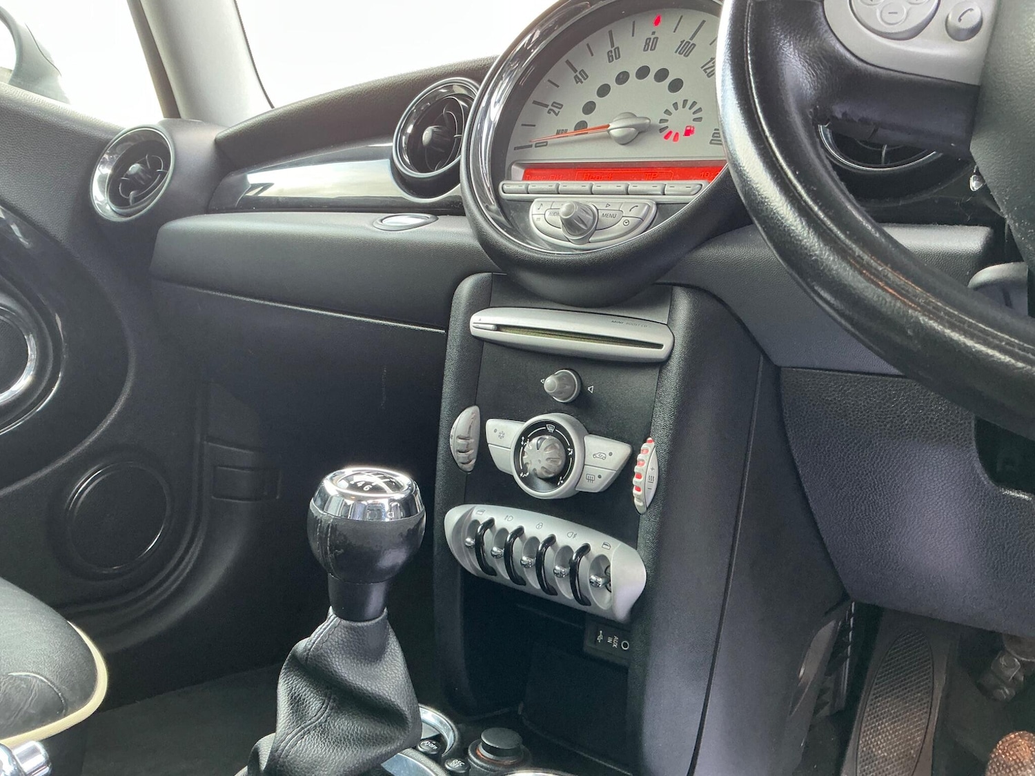 Used MINI Hatch 2010 for sale - 76689777: Photo 35