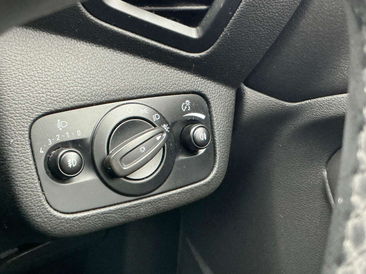 Used Ford Kuga 2017 for sale - 76858839: Photo 49