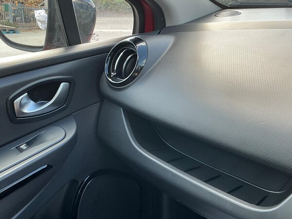 Used Renault Clio 2015 for sale - 75458672: Photo 46