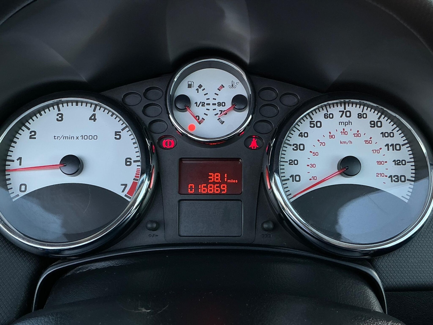 Used Peugeot 207 2012 for sale - 76715429: Photo 2