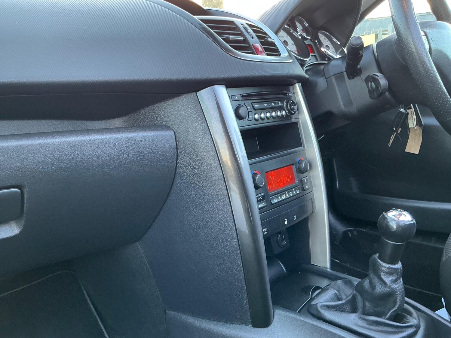 Used Peugeot 207 2012 for sale - 76715429: Photo 40