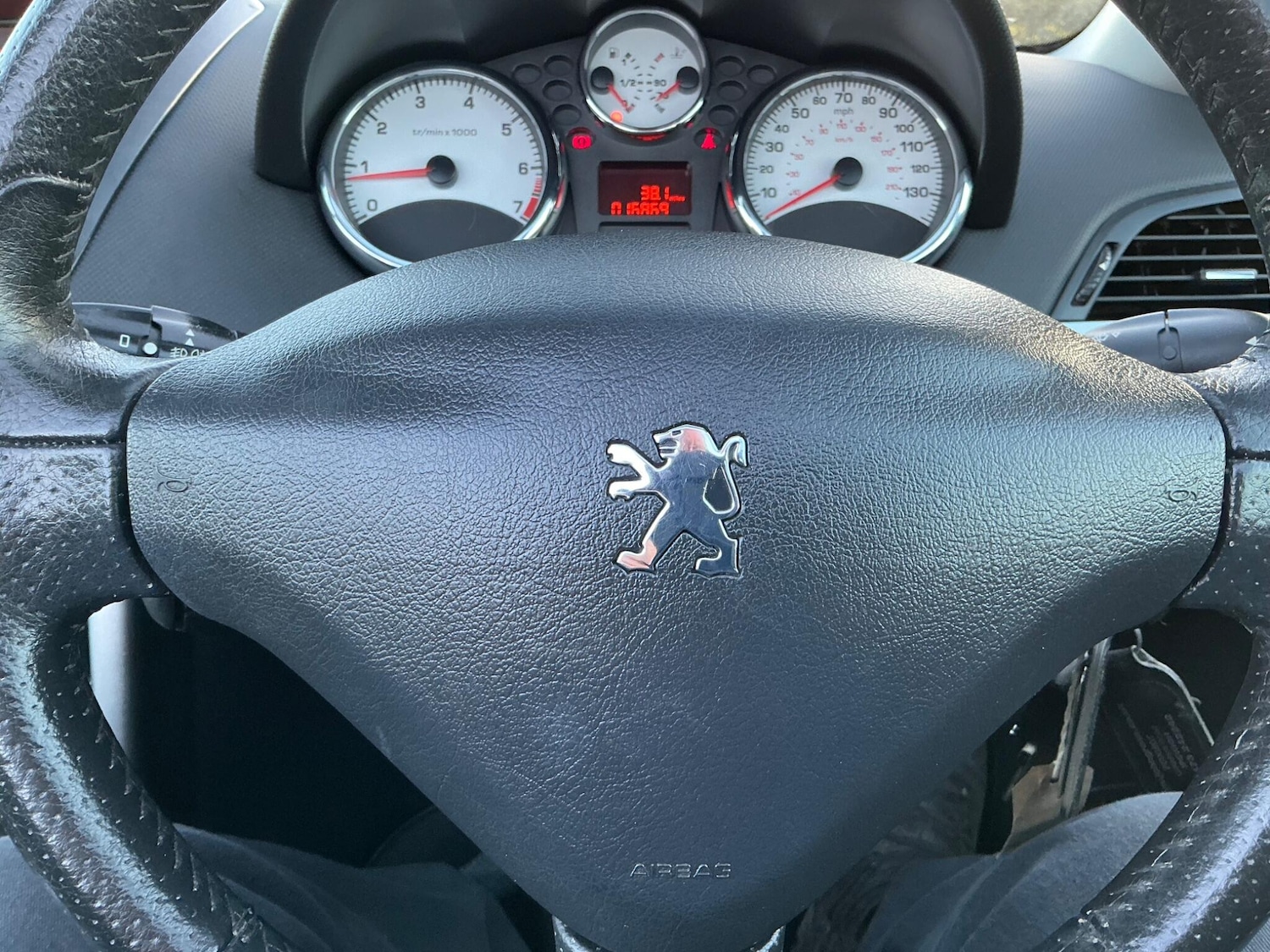 Used Peugeot 207 2012 for sale - 76715429: Photo 41