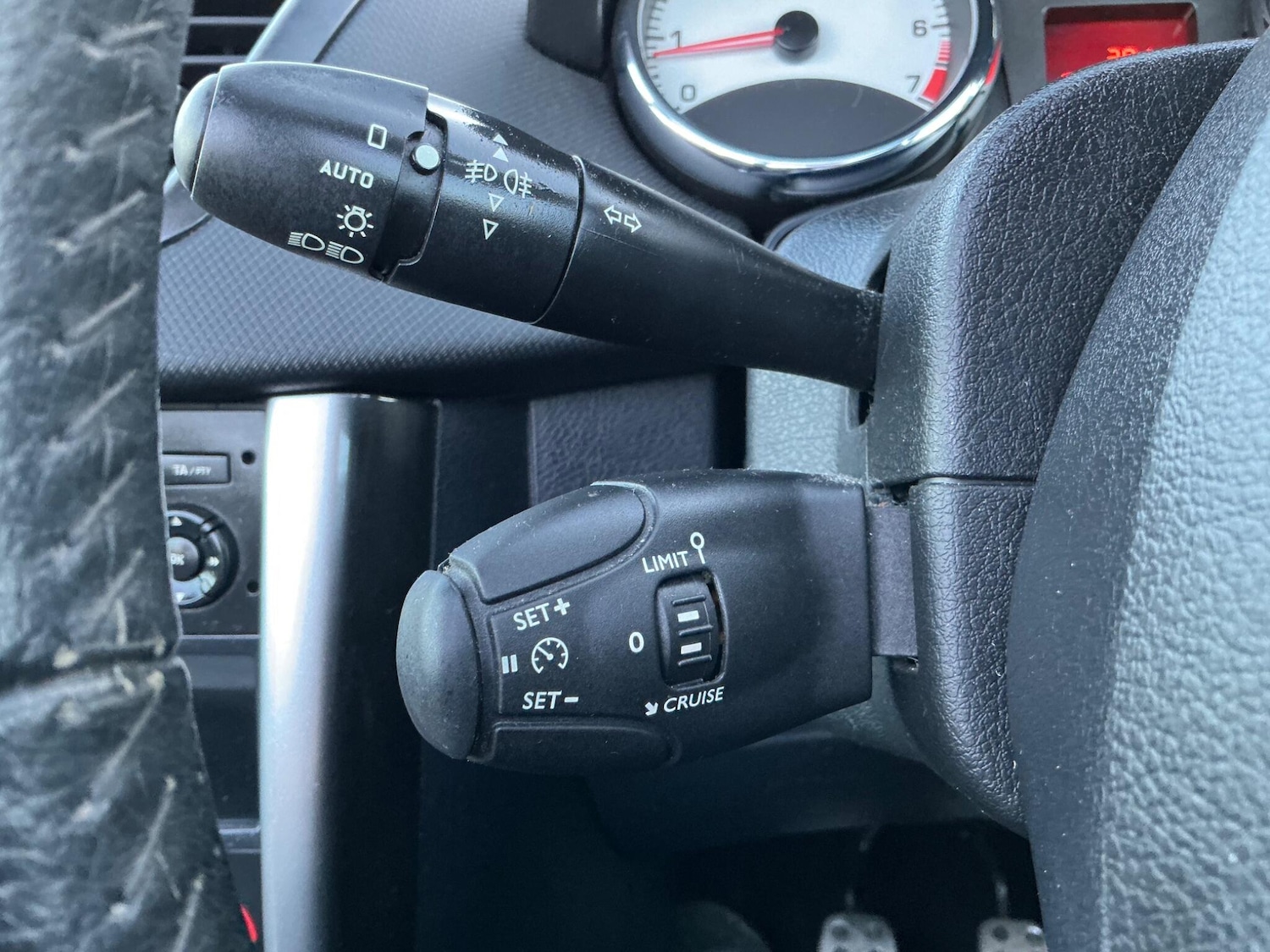 Used Peugeot 207 2012 for sale - 76715429: Photo 42