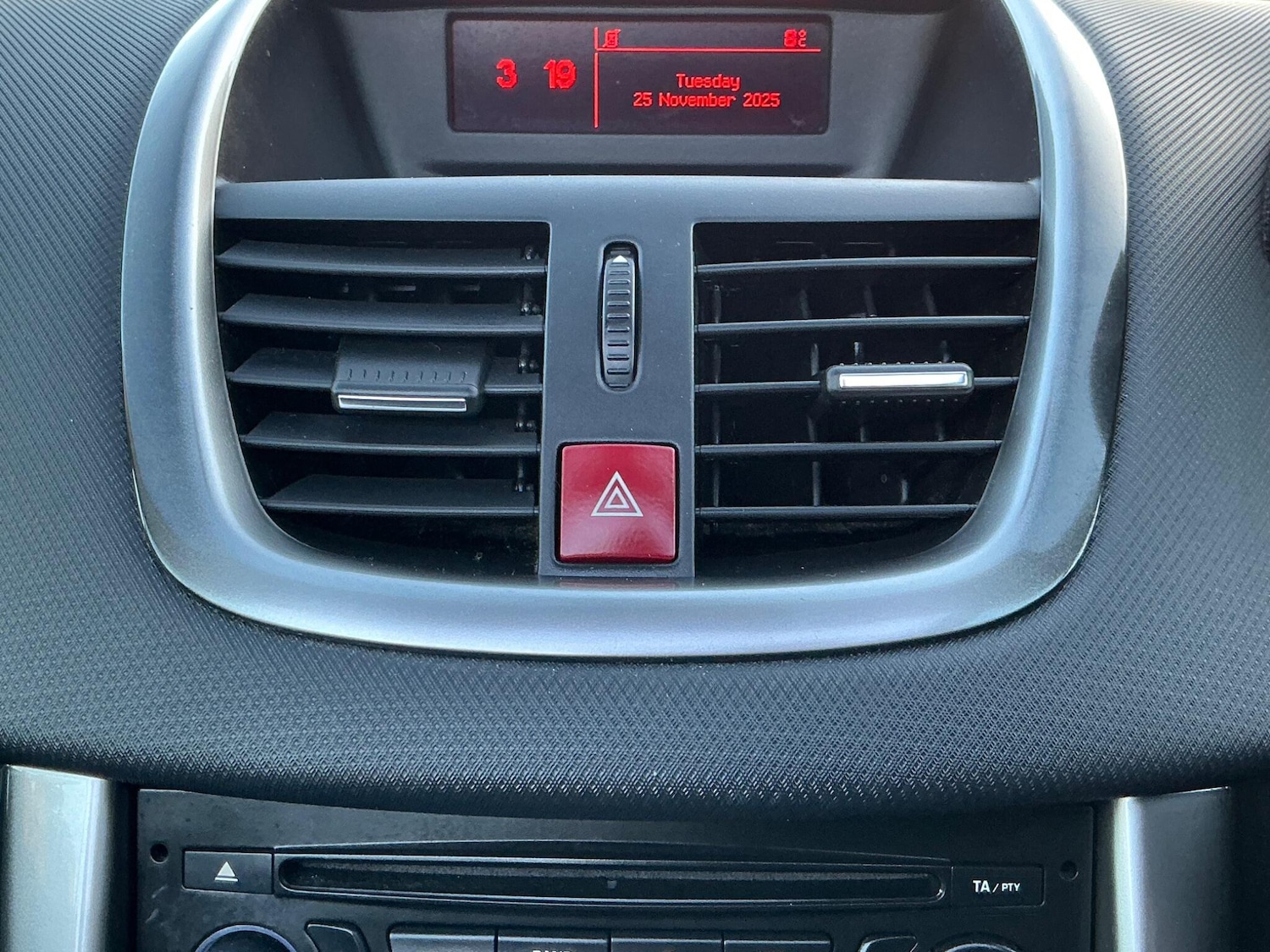 Used Peugeot 207 2012 for sale - 76715429: Photo 49