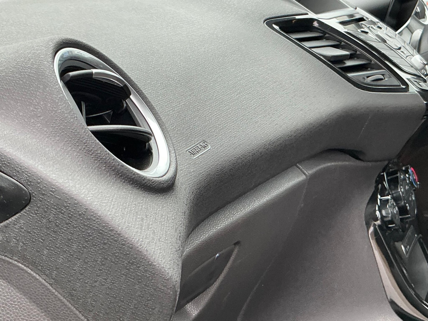 Used Ford Fiesta 2015 for sale - 76550600: Photo 38